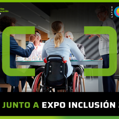 personas en situación de discapacidad en una reunión para buscar trabajo